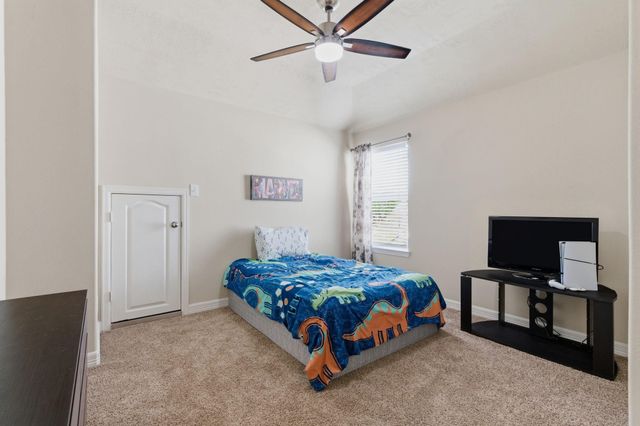 1737 Round Oak Lane, Conroe, TX 77304