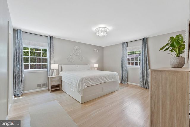 12121 STIRRUP RD, Reston, VA 20191