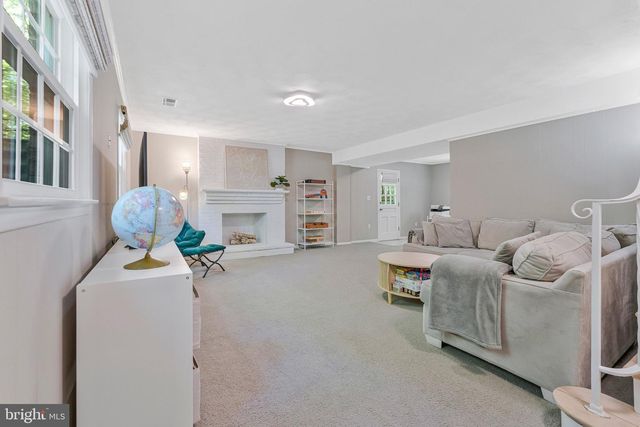 12121 STIRRUP RD, Reston, VA 20191