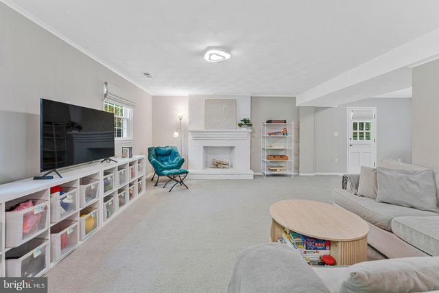 12121 STIRRUP RD, Reston, VA 20191