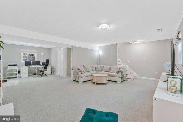 12121 STIRRUP RD, Reston, VA 20191