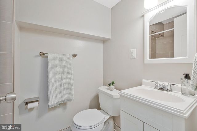 12121 STIRRUP RD, Reston, VA 20191