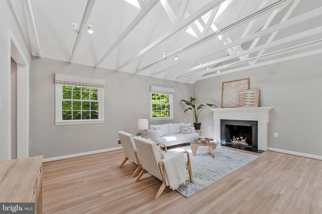 12121 STIRRUP RD, Reston, VA 20191
