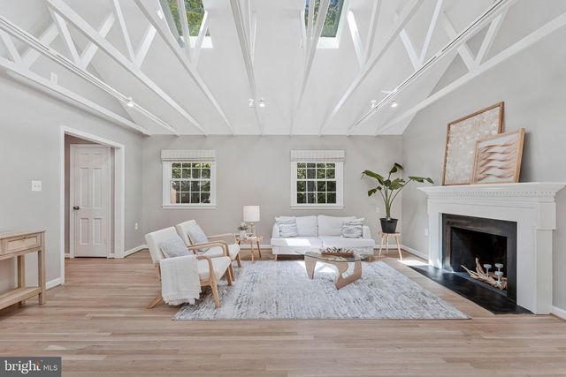 12121 STIRRUP RD, Reston, VA 20191