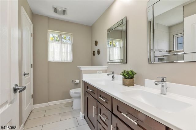 3 Whispering Way E, Berkeley Heights Twp., NJ 07922