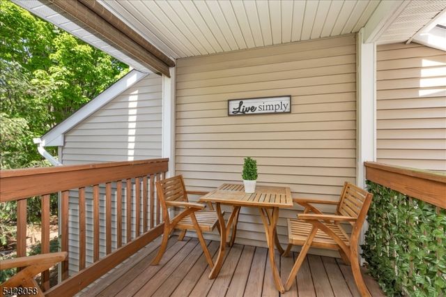 3 Whispering Way E, Berkeley Heights Twp., NJ 07922