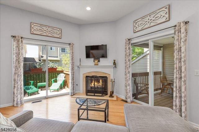 3 Whispering Way E, Berkeley Heights Twp., NJ 07922