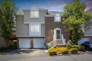 3 Whispering Way E, Berkeley Heights Twp., NJ 07922