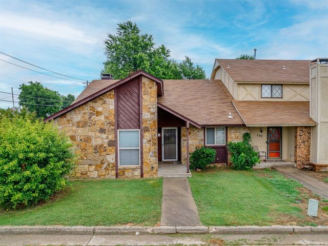 100 Village Oaks Drive, Midwest City, OK 73130