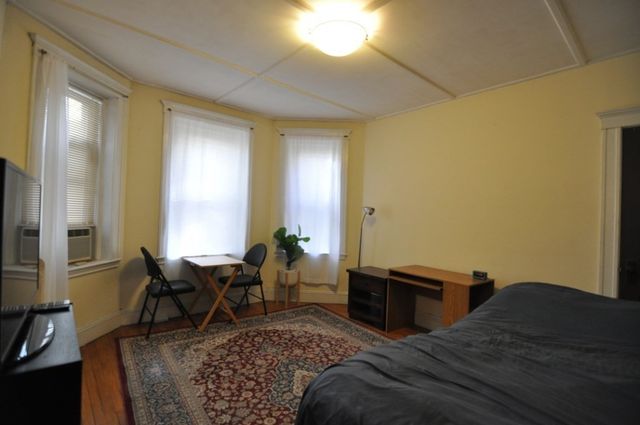 131 Park Dr 11, Boston, MA 02215