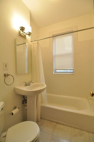 131 Park Dr 11, Boston, MA 02215
