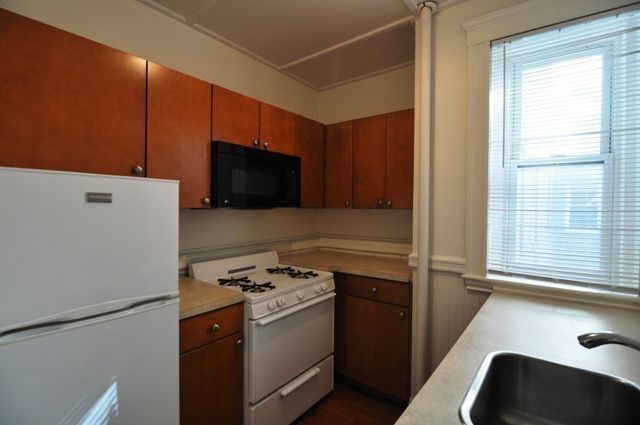131 Park Dr 11, Boston, MA 02215