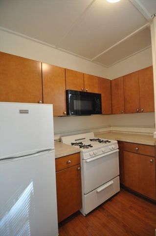 131 Park Dr 11, Boston, MA 02215