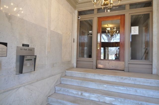 131 Park Dr 11, Boston, MA 02215