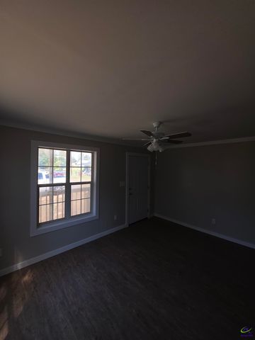 13 Massee Circle, Hawkinsville, GA 31036