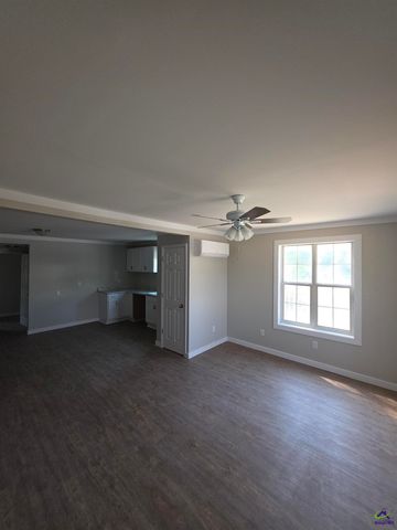 13 Massee Circle, Hawkinsville, GA 31036