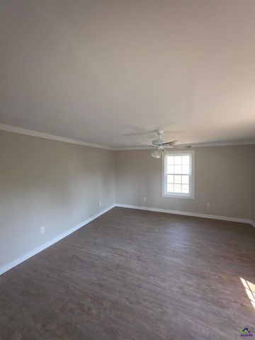 13 Massee Circle, Hawkinsville, GA 31036