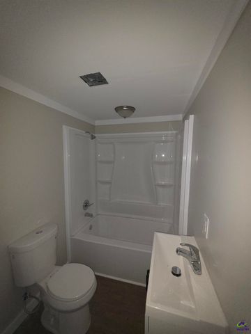 13 Massee Circle, Hawkinsville, GA 31036