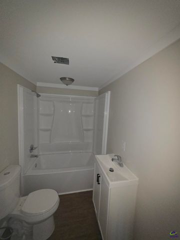 13 Massee Circle, Hawkinsville, GA 31036