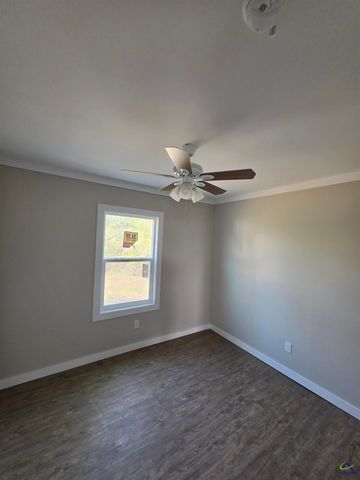 13 Massee Circle, Hawkinsville, GA 31036