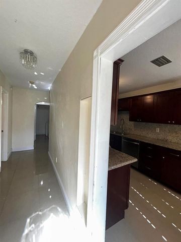 5402 Bonky Court 102b, West Palm Beach, FL 33415