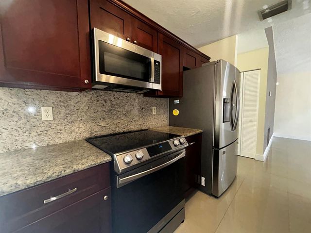 5402 Bonky Court 102b, West Palm Beach, FL 33415