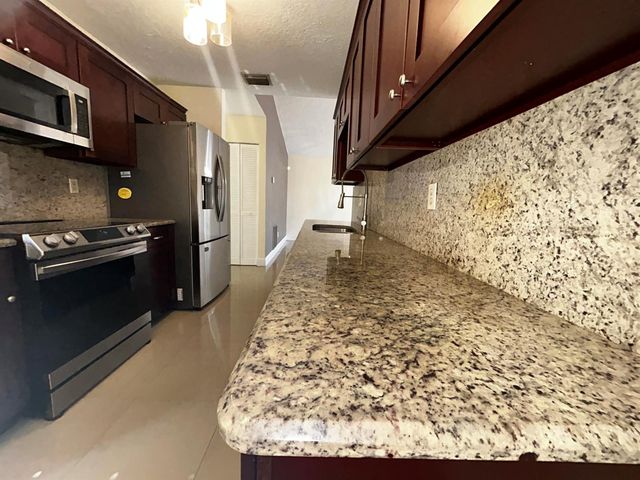 5402 Bonky Court 102b, West Palm Beach, FL 33415