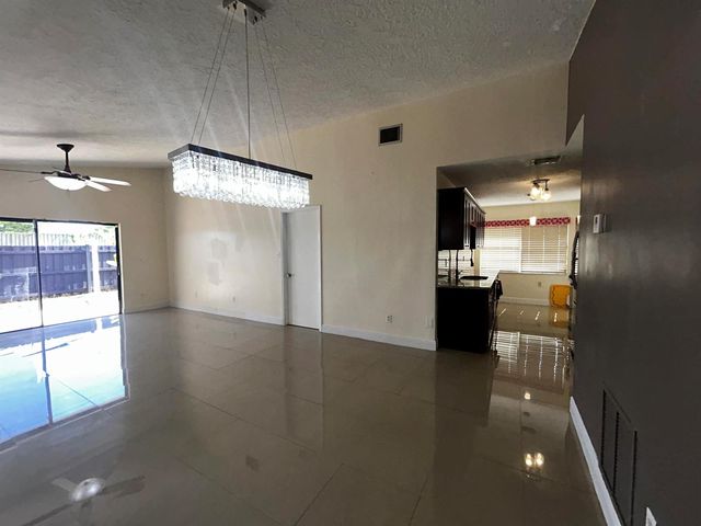 5402 Bonky Court 102b, West Palm Beach, FL 33415