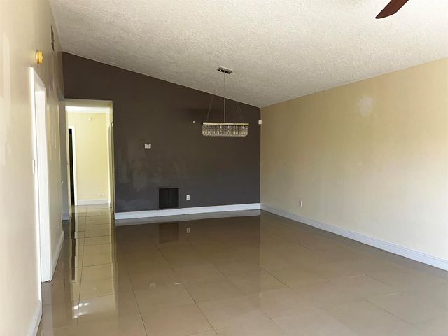 5402 Bonky Court 102b, West Palm Beach, FL 33415