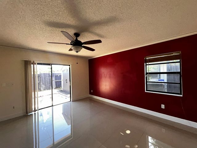5402 Bonky Court 102b, West Palm Beach, FL 33415