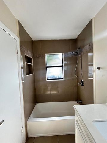 5402 Bonky Court 102b, West Palm Beach, FL 33415