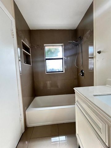 5402 Bonky Court 102b, West Palm Beach, FL 33415