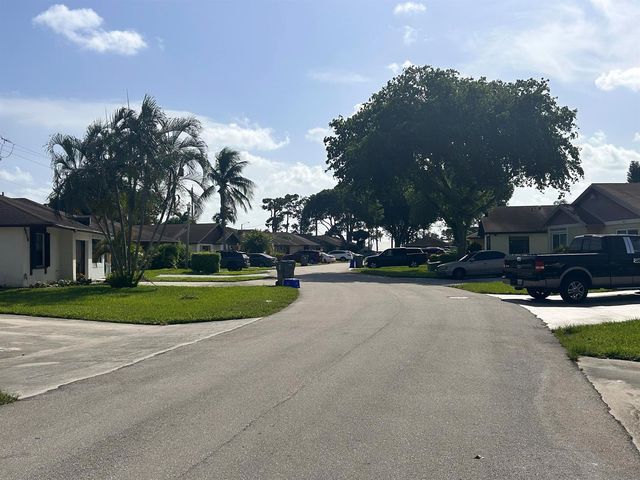 5402 Bonky Court 102b, West Palm Beach, FL 33415