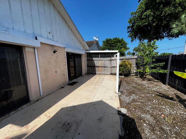 5402 Bonky Court 102b, West Palm Beach, FL 33415