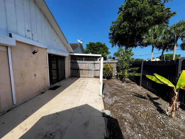 5402 Bonky Court 102b, West Palm Beach, FL 33415