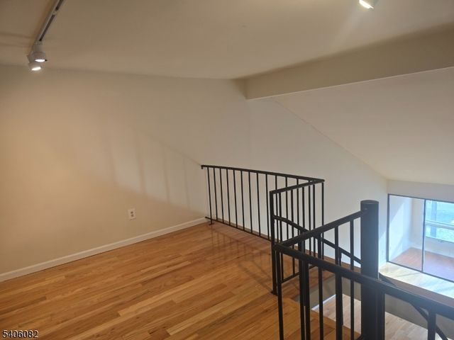 28 Sunrise Dr, Long Hill Twp., NJ 07933