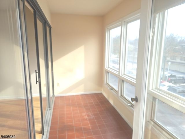 28 Sunrise Dr, Long Hill Twp., NJ 07933