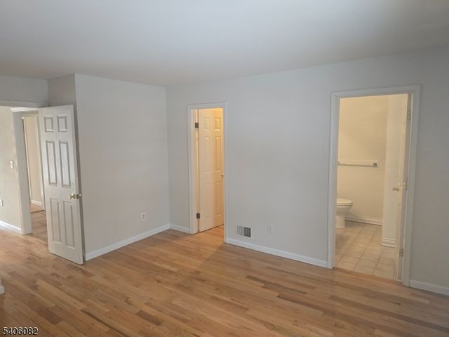 28 Sunrise Dr, Long Hill Twp., NJ 07933