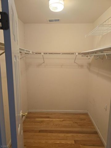 28 Sunrise Dr, Long Hill Twp., NJ 07933