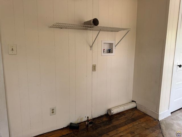 208 SW MacVicar AVE, Topeka, KS 66606