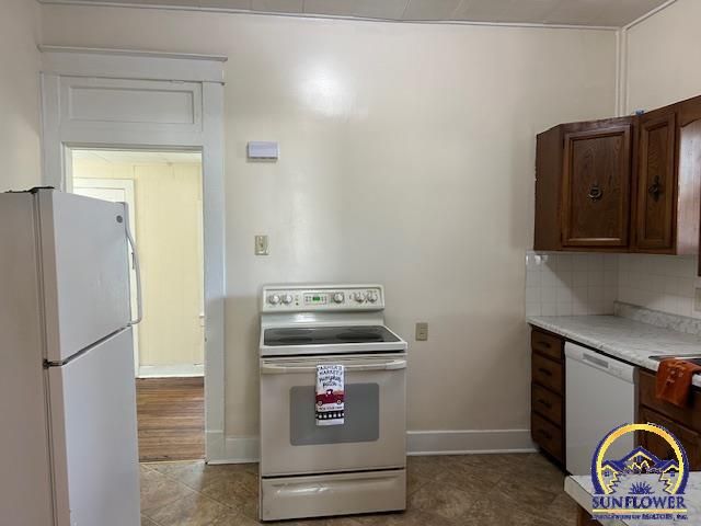 208 SW MacVicar AVE, Topeka, KS 66606