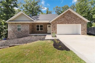 32 Cresswell Drive, Bella Vista, AR 72714