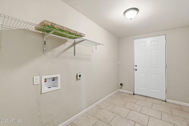 4138 E BLUEFIELD Avenue, Phoenix, AZ 85032