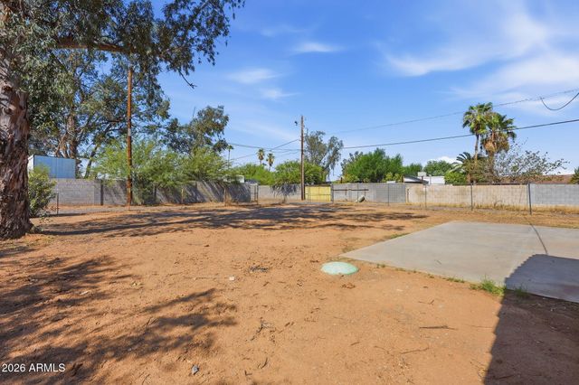 4138 E BLUEFIELD Avenue, Phoenix, AZ 85032