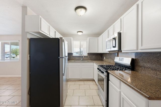 4138 E BLUEFIELD Avenue, Phoenix, AZ 85032