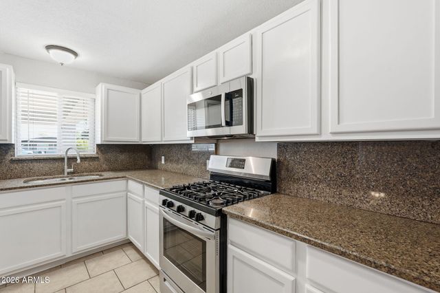 4138 E BLUEFIELD Avenue, Phoenix, AZ 85032