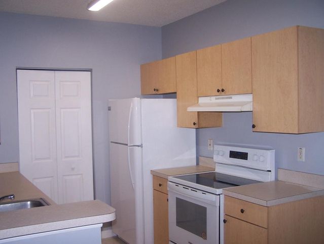 10366 S Fox Trail Road S 1705, Royal Palm Beach, FL 33411