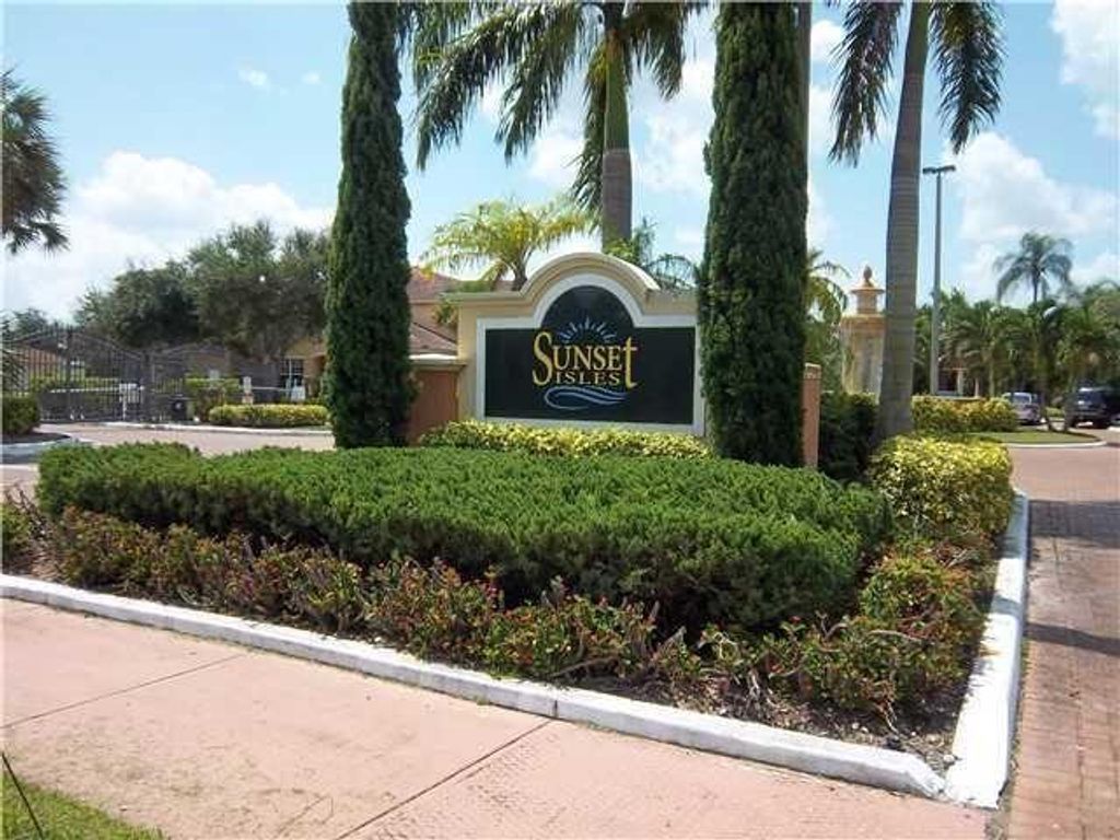 10366 S Fox Trail Road S 1705, Royal Palm Beach, FL 33411