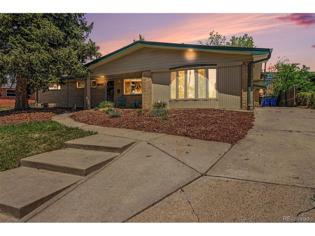 10215 W 17th Pl, Lakewood, CO 80215