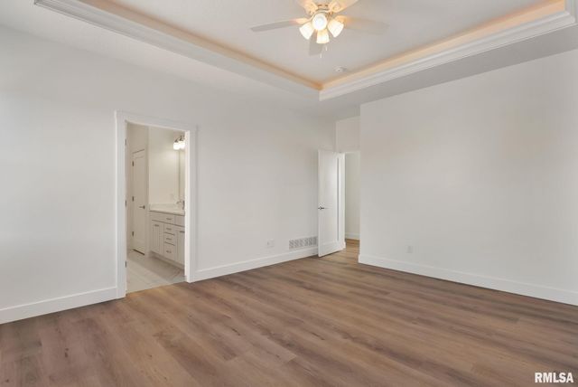 6574 Pelican Street, Bettendorf, IA 52722